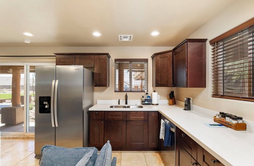 Peoria Villa | Happy Valley Casita in Peoria w/Batting Cages!