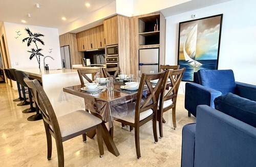 Las Glorias Apartment | Harbor 171 – Oceanview Condo + Rooftop Pool (28th Floor)