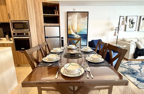Las Glorias Apartment | Harbor 171 – Oceanview Condo + Rooftop Pool (28th Floor)