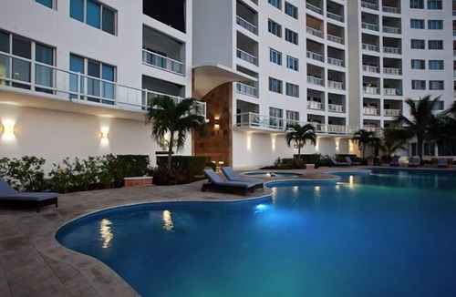 Zona Hotelera Norte Condo | Heated Pool, Fantastic Snorkeling