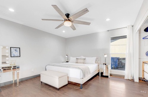 Glendale House | Heated Pool + Hot Tub + Arcade Games! + Sleeps 12