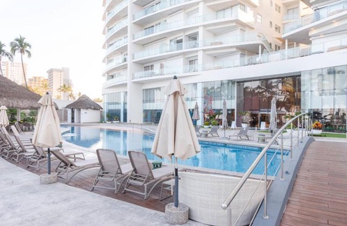 Zona Dorada Apartment | Hermoso Condo al Pie de la Playa Camino al Mar