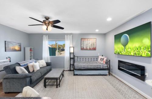 Cottonwood-Verde Village House | Hidden Courtyard Gem Near Vineyards with Shared Hot Tub Perks
