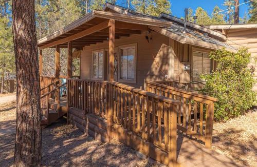 Christopher Creek House | Hideaway forest cabin 9 Squirrels Den
