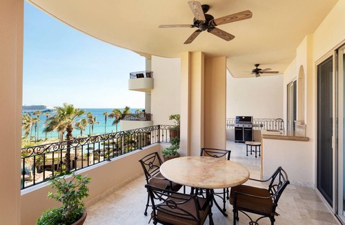 El Medano Ejidal Condo | High floor w/amazing views in a 5 star resort on Medano Beach!