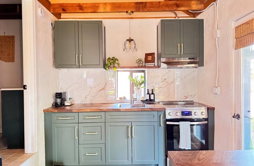 Cottonwood Apartment | Historic Cottonwood Casita -Outdoor Soaking Tub