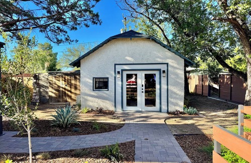Cottonwood Apartment | Historic Cottonwood Casita -Outdoor Soaking Tub
