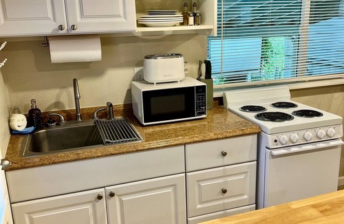 Prescott Apartment | Historic Suite on Prescott's Best Street!