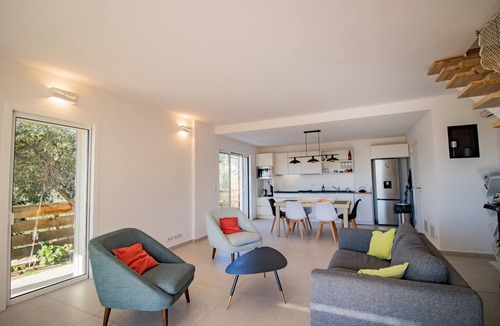 Monacia-d'Aullene House | Holiday Home 'Guetali Du Village' with Private Terrace, Wi-Fi and Air Conditioning
