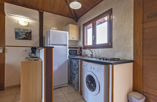Figari House | Holiday Home 'Petite Maison' with Sea View, Private Terrace and Private Garden