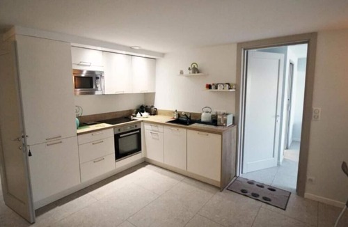 Le Ricanto House | Holiday Home "Rez de Villa Aspretto Lazaret" with Shared Pool & Wi-Fi