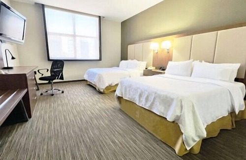 Santa Fe Hotel | Holiday Inn Express Mexico Santa Fe by IHG