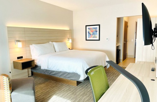 Blythe Hotel | Holiday Inn Express & Suites Blythe by IHG