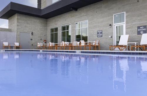 Glendale Hotel | Holiday Inn Glendale - Stadium & Ent Dist by IHG