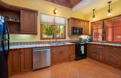 Nopolo House | Home/Agua viva area near tennis courts