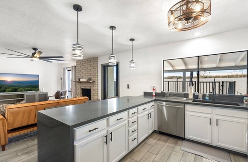 Peoria Ave Citizen's Group House | Home in the Heart of Glendale