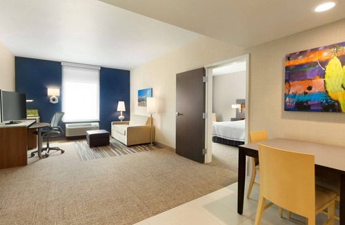 Glendale Sports and Entertainment District Hotel | Home2 Suites by Hilton Glendale - Westgate