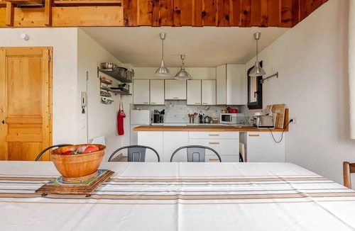 Peisey-Nancroix Ski Chalet | Homerez - Chalet Peisey-Nancroix
