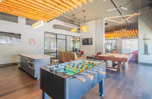 Evans Churchill Apartment | Homey 1BD - DT PHX - Parking, Gym, Pool - Sleeps 6