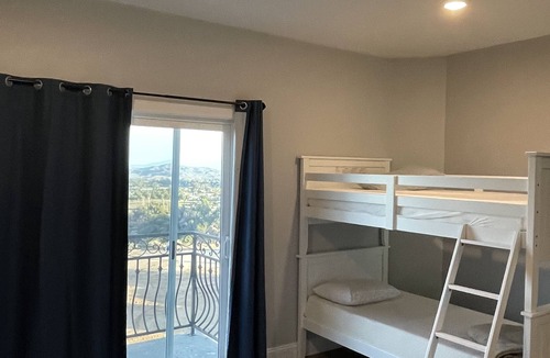 Perris House | Hope Hostel 18 Bedroom Christian Setting