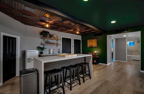 Mountain Gardens Estates Apartment | Horizon Haven Hot Tub Views Game Room Speakeasy