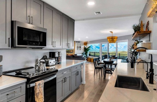 Mountain Gardens Estates Apartment | Horizon Haven Hot Tub Views Game Room Speakeasy