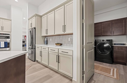 Mesquite House | Horizon Luxe Escape | 4BR Home w/Soaking Tub