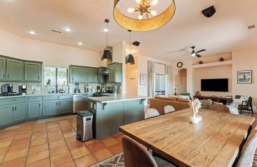 Cottonwood-Verde Village House | Hot Tub, Chefs Kitchen, Fire Pit & Starry Skies