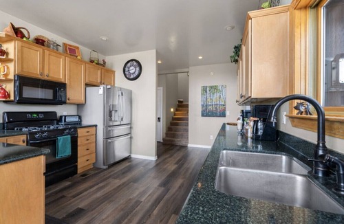 Fort Valley Cabin | Hot tub, Forest edge, fireplaces game room