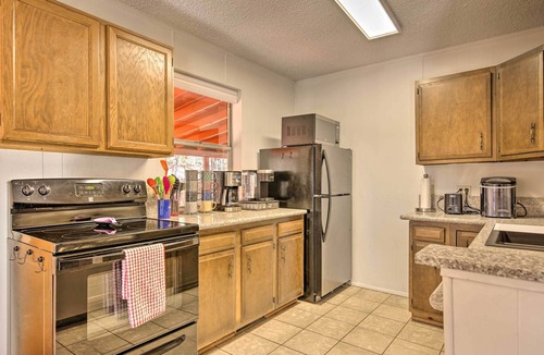 Pinetop Cottage | Hot Tub Hideaway in Pinetop: Bring Your Pet!