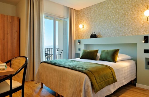 Sartene Hotel | Hotel Des Roches