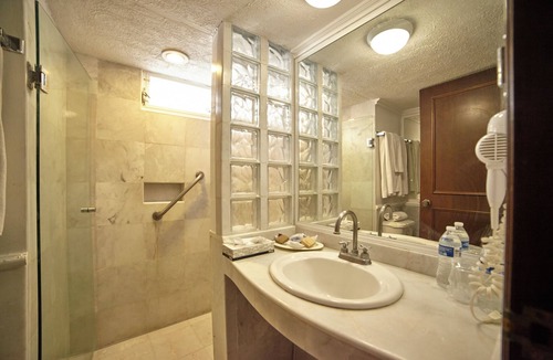 Zona Centro Hotel | Hotel Francis Drake