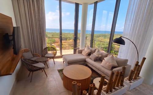 Luis Donaldo Colosio Apartment | Hotel Ixuh Ocean Front Quinta Avenida Playa del Carmen