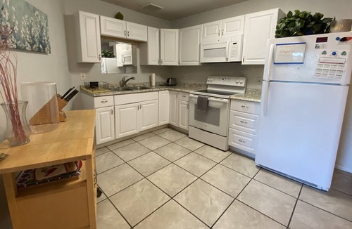 Cottonwood-Verde Village Apartment | Hotel Like Living w/ Private Living Room & Bedroom