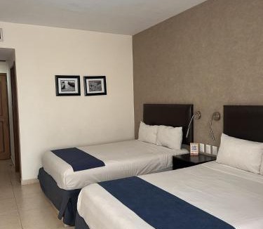 Faros Hotel | Hotel Ruiz Milán