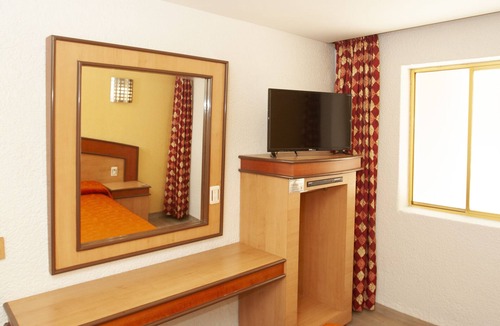 Cuauhtemoc Hotel | Hotel Tres Colonias - Adults Only