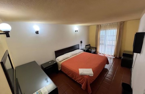 Morelia Hotel | Hotel Villa Capri, 1 triple bed 4 Guests