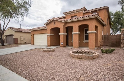 Tuscano House | House completely furnished, (Pet friendly) backyard sunset view