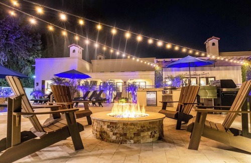 Paradise Valley Village House | HÓZHÓ on the Course: Tennis, Pickleball and Pool