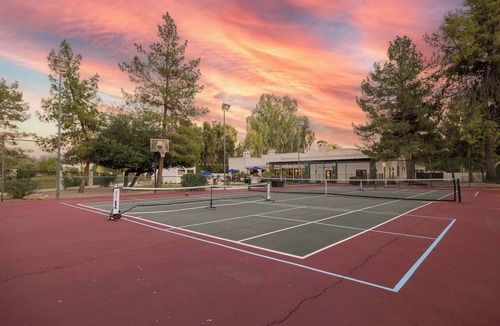 Paradise Valley Village House | HÓZHÓ on the Course: Tennis, Pickleball and Pool