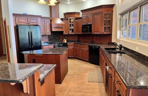 Torreon Cabin | Huge 7 Bedroom Cabin in the Pines of Torreon
