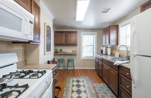Flagstaff Cottage | Humphreys Cottage in Historic Downtown Flagstaff