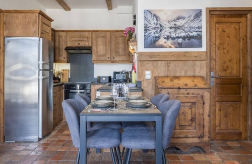 Chamonix City Centre Apartment | Hyper Central 2 Bedrooms | Magnificent Views