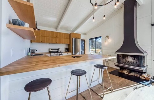 Idyllwild Cabin | Idyllwild Overlook – Scenic Hideaway with Hot Tub and Open Sky