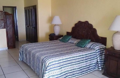 South Hotel Zone Hotel | Impeccable 3BR Condo with Tennis Court