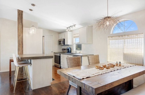 Joshua Tree Cottage | Impressive Cottage with Fire Pit, Hot-tub and Barbecue in Joshua Tree, California
