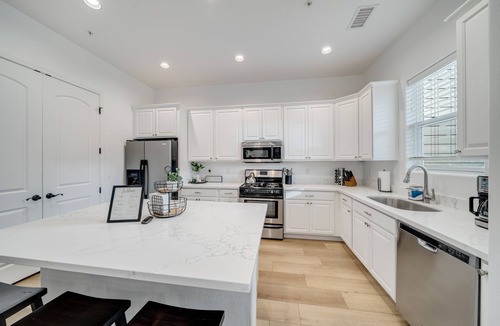 Flagstaff House | In The Pines by NAU & Downtown - Dogs OK - 2 Kings - Game Room
