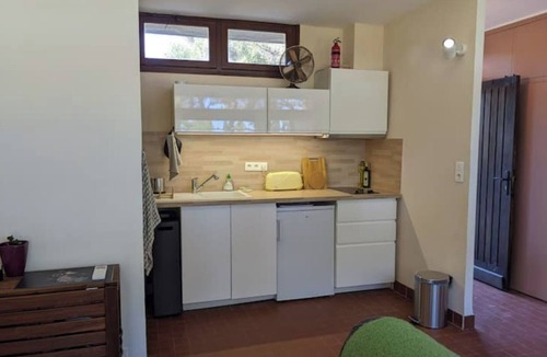 Saint-Chamas Apartment | Independent studio 35m2 facing pond and beach