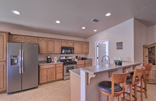Bullhead City House | Inviting Retreat w/Patio < 1 Mi to Colorado River