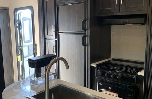 Wonder Valley House | J - Tree RV